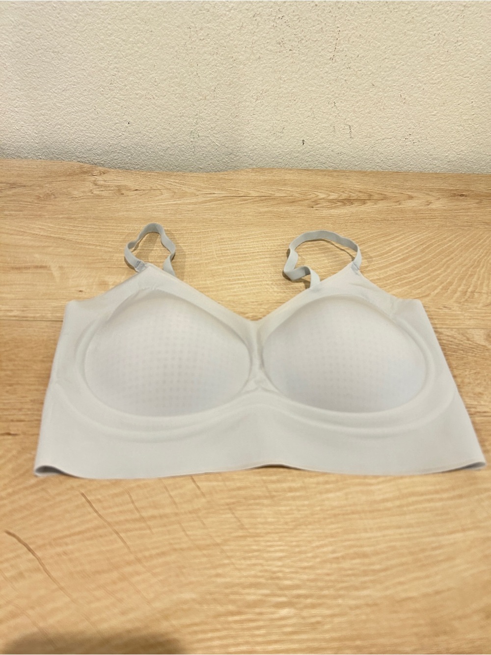 New Comfelie Pullover Seamless Bra with Cross-back Design Light Gray, Size M